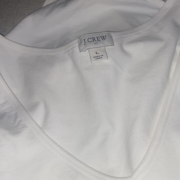 NWOT Sleeveless layering V-neck bodysuit - Picture 2 of 4